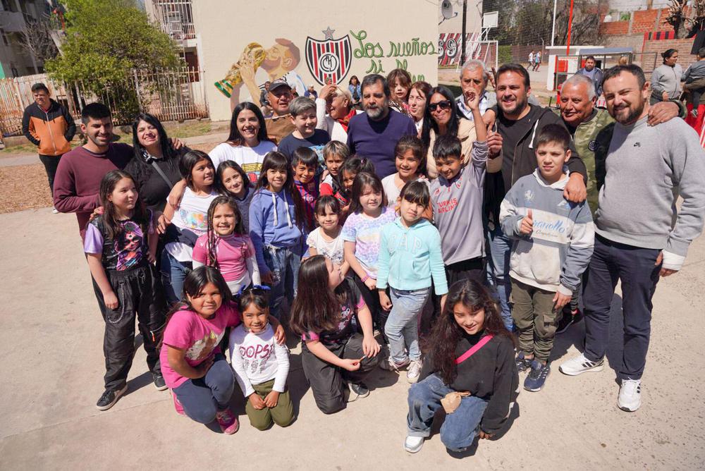 El intendente celebró junto a las vecinas y los vecinos la puesta en valor del espacio público