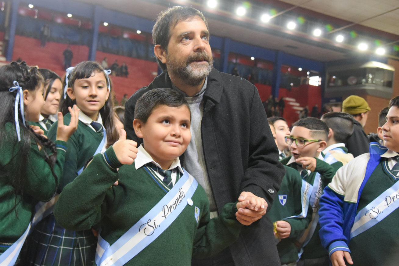 El Jefe Comunal compartió el acto con todas las escuelas