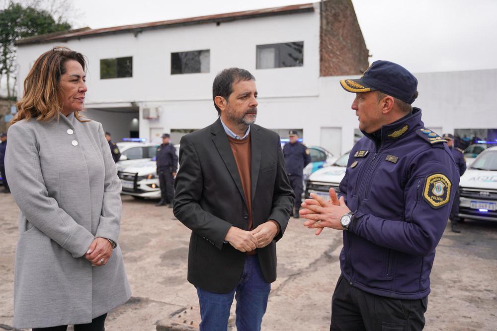 El intendente Fernando Moreira entregó los  nuevos móviles policiales en el nuevo Comando de Patrullas Municipal