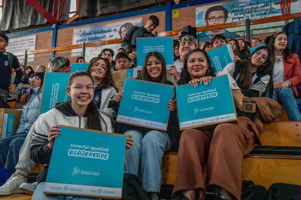 ENTREGA NETBOOKS TRUJUI057