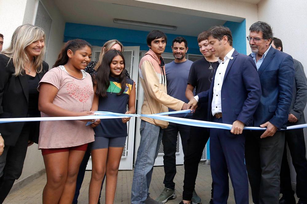 Kicillof-inauguro-el-nuevo-edificio-de-la-Escuela-Secundaria-N°17-en-General-Rodriguez1-scaled