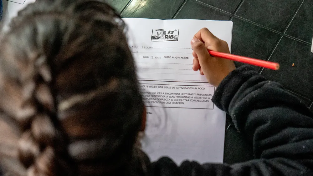 Moreno Lee y Escribe