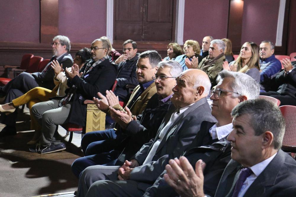 IMG_7558_copy_1416x944