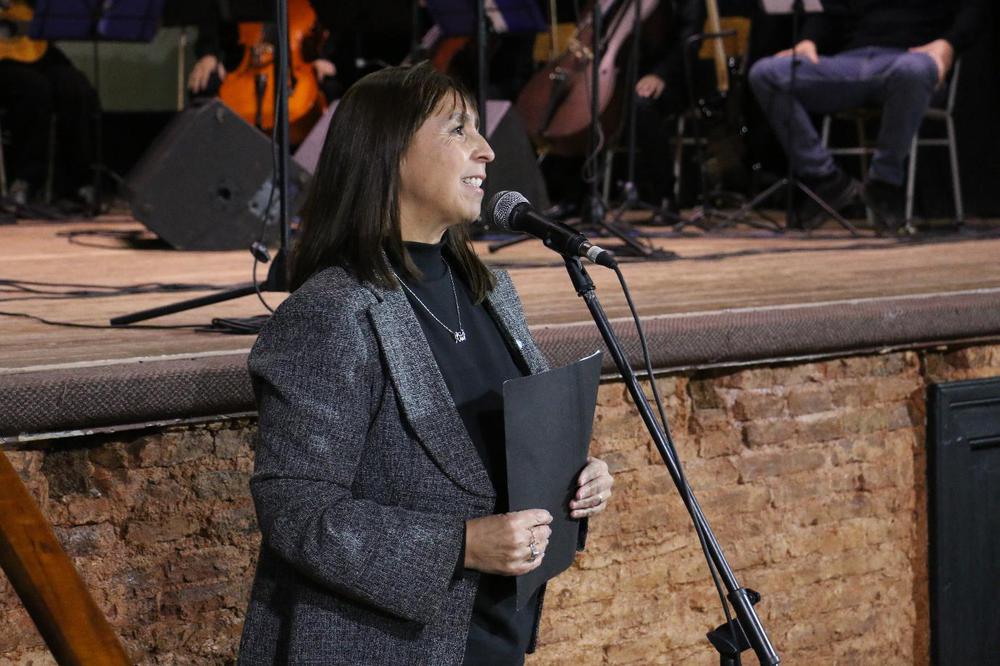 IMG_7572_copy_1378x918