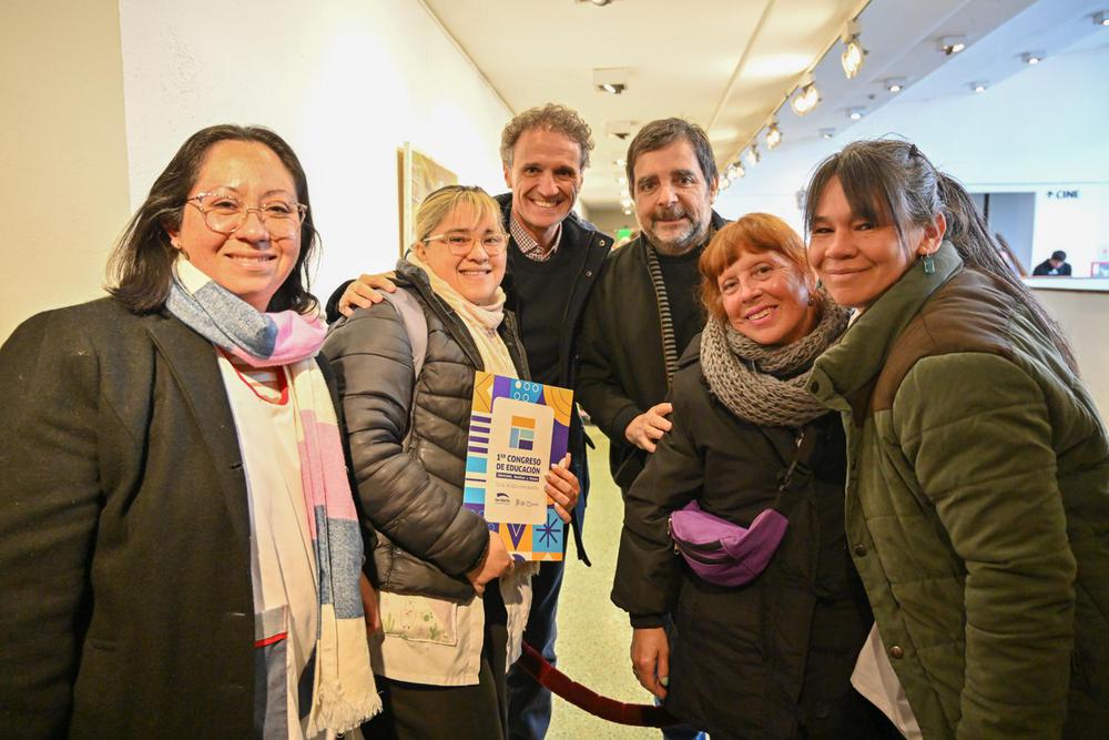 Gabriel Katopodis también recorrió distintas mesas durante la jornada