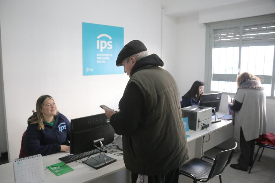 IPS- Mercedes_1