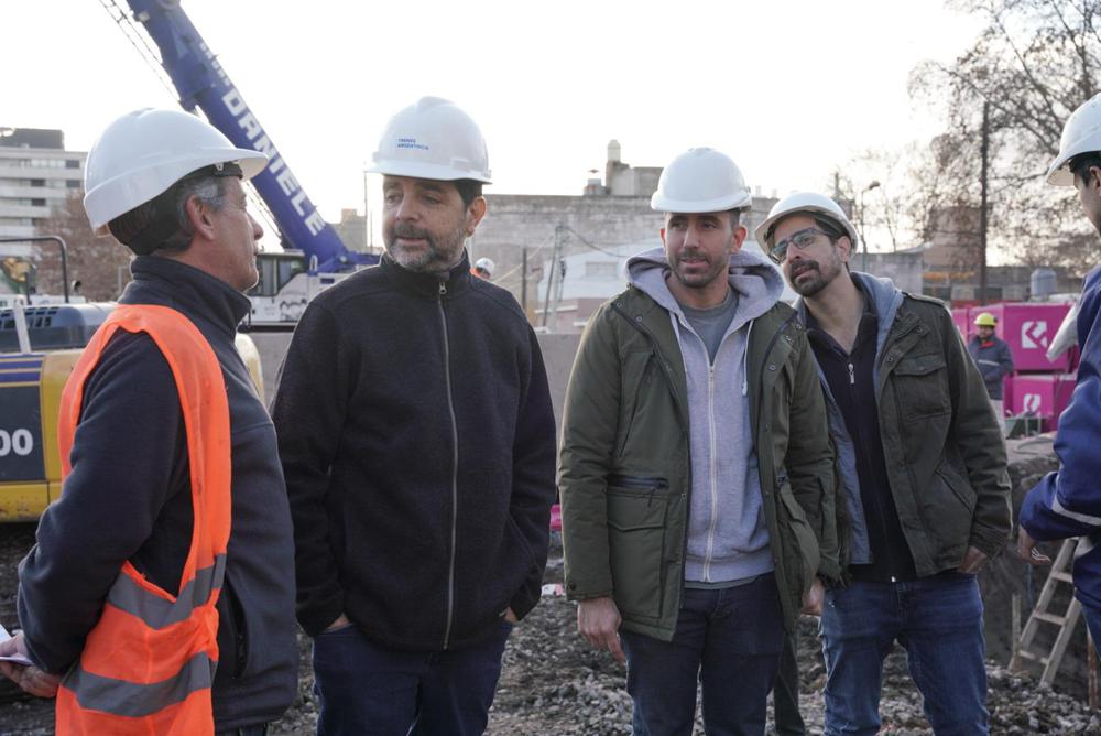 Fernando Moreira recorrió la obra del Paso Bajo Nivel de Perdriel.