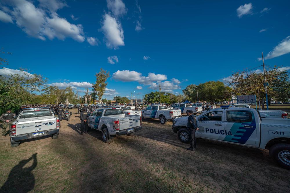 ENTREGA POLICIA Y PATRULLEROS 077