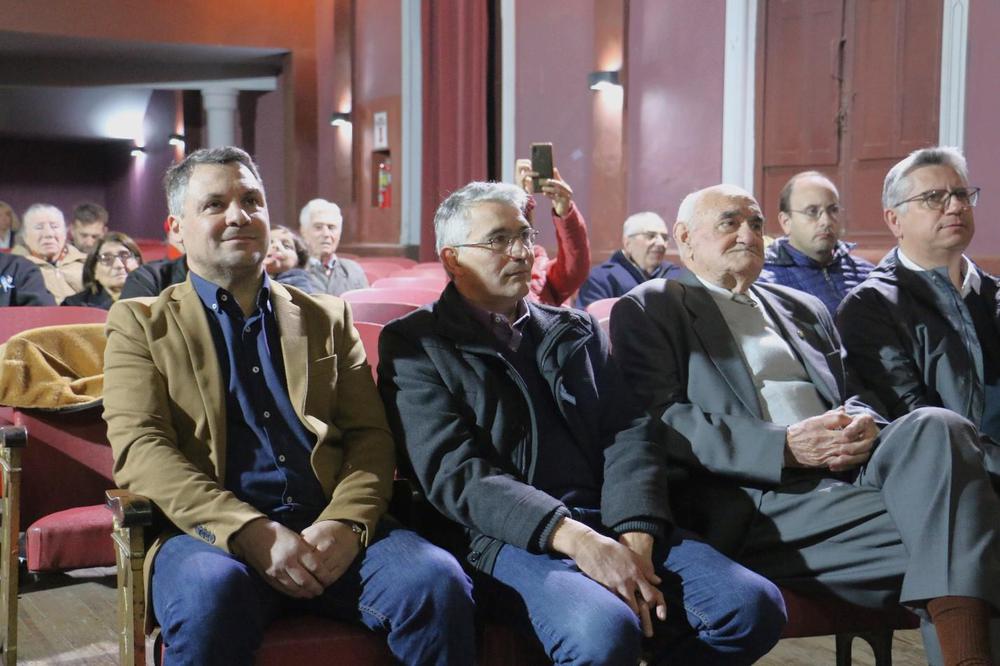 IMG_7594_copy_1426x950