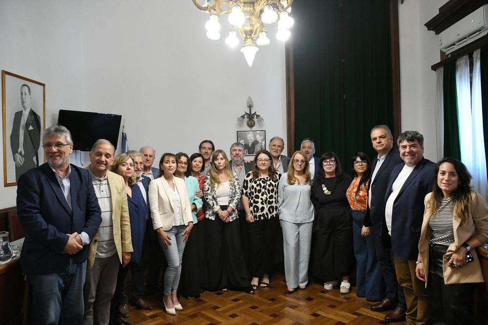 reunion representantes de FACAF con diputados y senadores