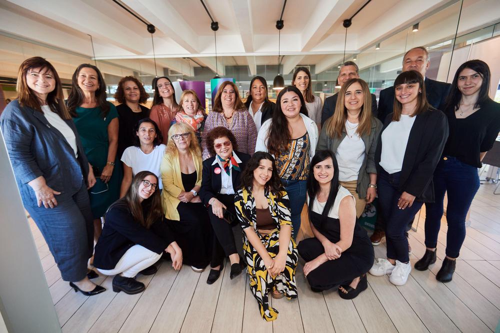 Naturgy y Fundación FLOR entregar diplomas  participantes  programa “Cosas de Mujeres” -2