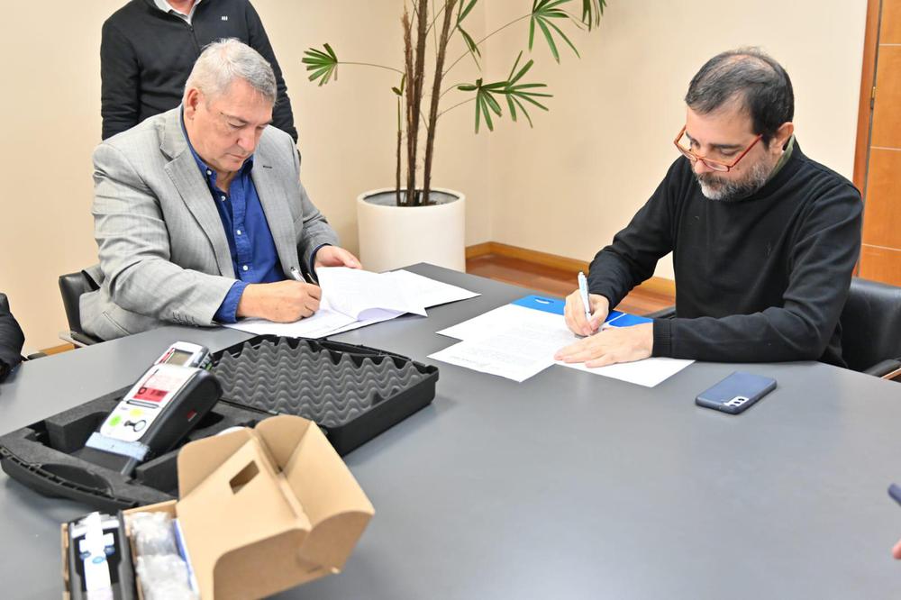 Además, firmaron un convenio de colaboración para sumar alcoholímetros y alómetros a los controles de tránsito, a fin de garantizar el cumplimiento de la Ley de Alcohol Cero al Volante.