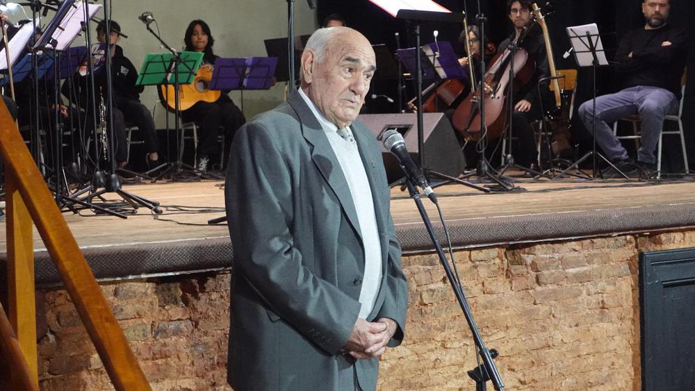 DSC01440_copy_1489x838