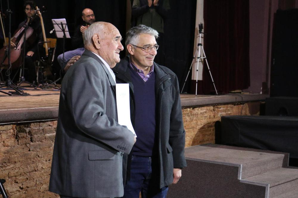 IMG_7562_copy_1494x995