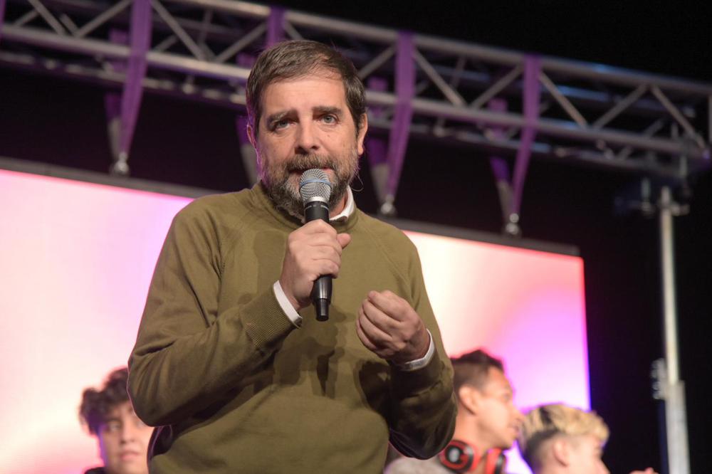 El Jefe Comunal sostuvo que las computadoras son hoy una herramienta fundamental para el desarrollo del proceso educativo